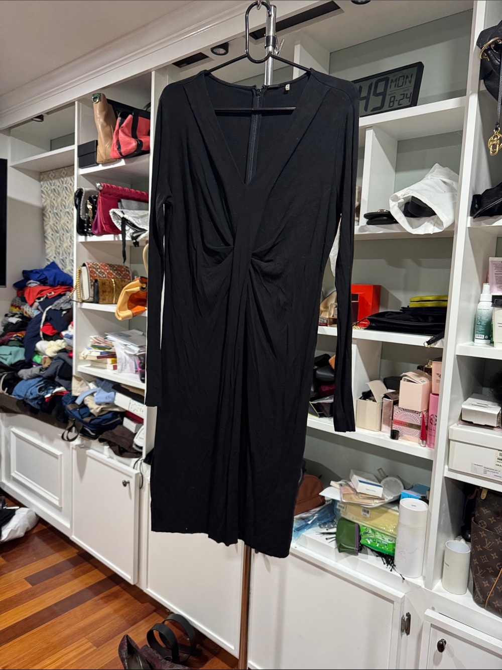 Elie Tahari Black Long-Sleeve Twist-Front Midi Dress